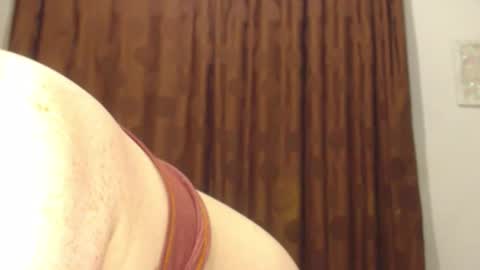     sara      i know you love me xoxox     online show from December 4, 2025, 10:35 am