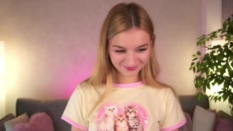 Snapshot of my_little_pollly chatting on October 14, 2025, 3:13 pm Polly online show from October 14, 2025, 3:13 pm