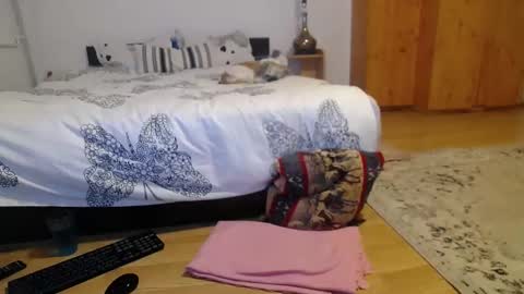 Snapshot of mya_kane chatting on December 17, 2024, 4:43 pm Mia kane online show from December 17, 2024, 4:43 pm