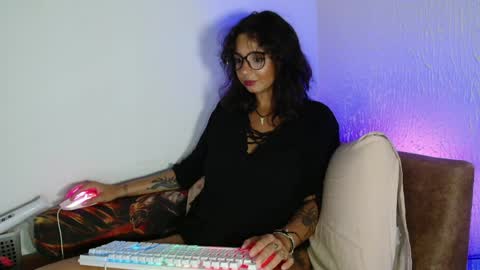 Snapshot of myamillor chatting on April 4, 2026, 8:28 pm myamillor online show from April 4, 2026, 8:28 pm