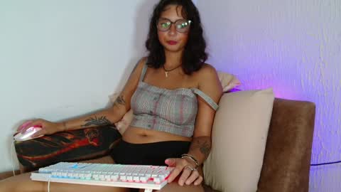 Snapshot of myamillor chatting on April 6, 2026, 10:11 pm myamillor online show from April 6, 2026, 10:11 pm