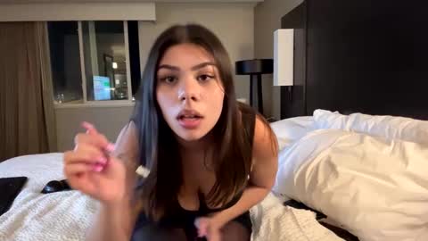 Snapshot of mycreamydreams chatting on January 27, 2025, 2:42 am mycreamydreams online show from January 27, 2025, 2:42 am