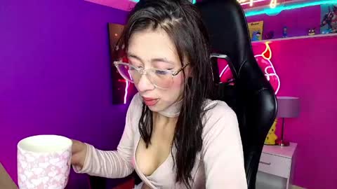 Milly Cute online show from April 18, 2026, 4:49 am