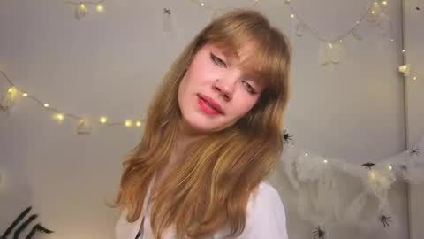 Snapshot of myismira chatting on October 31, 2025, 4:13 am Mira online show from October 31, 2025, 4:13 am