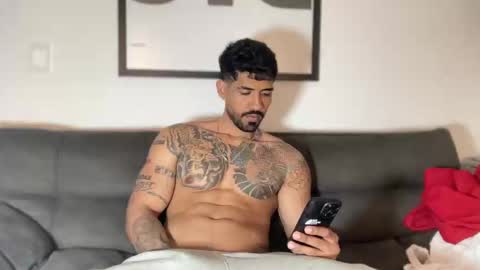 Snapshot of myke_esthetic chatting on January 6, 2025, 1:31 am Myke esthetic online show from January 6, 2025, 1:31 am