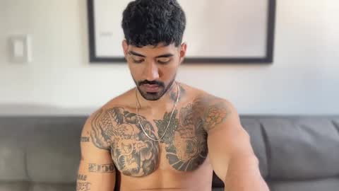 Snapshot of myke_esthetic chatting on January 13, 2025, 6:05 pm Myke esthetic online show from January 13, 2025, 6:05 pm