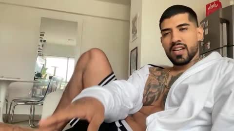 Snapshot of myke_esthetic chatting on October 15, 2025, 6:41 pm Myke esthetic online show from October 15, 2025, 6:41 pm