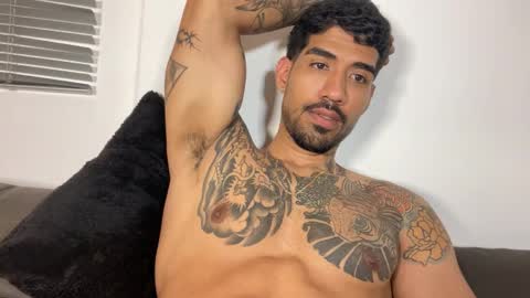 Myke esthetic online show from December 17, 2025, 8:42 am