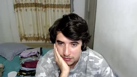 Snapshot of myke_xxx chatting on November 17, 2025, 12:27 am mike online show from November 17, 2025, 12:27 am