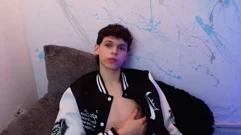 Snapshot of mykelcano chatting on October 22, 2025, 3:07 am Mykel online show from October 22, 2025, 3:07 am