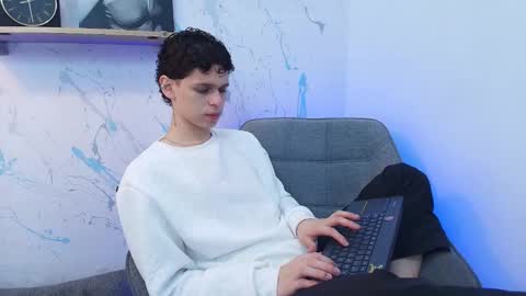 Snapshot of mykelcano chatting on November 5, 2025, 2:39 pm Mykel online show from November 5, 2025, 2:39 pm