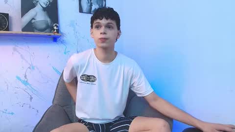 Snapshot of mykelcano chatting on November 17, 2025, 5:24 am Mykel online show from November 17, 2025, 5:24 am