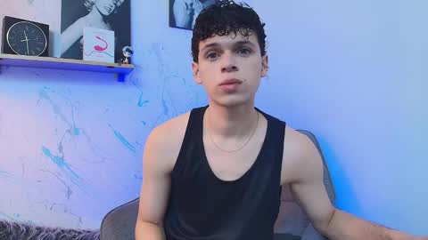 Snapshot of mykelcano chatting on November 30, 2025, 2:43 pm Mykel online show from November 30, 2025, 2:43 pm