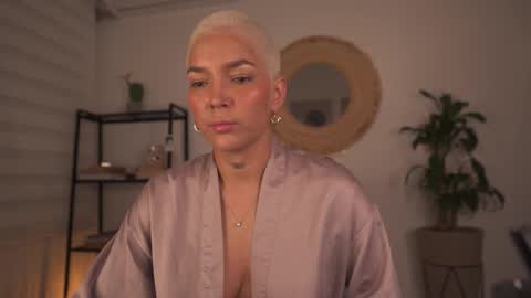 jacke BUNNY online show from January 16, 2026, 2:04 am