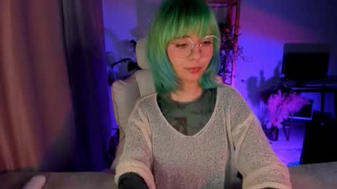 Snapshot of mylaweb chatting on November 9, 2025, 2:21 am MylaFlores online show from November 9, 2025, 2:21 am