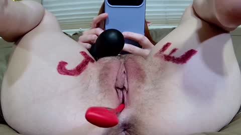 Snapshot of mymindbreaks2 chatting on December 20, 2024, 12:27 pm mymindbreaks online show from December 20, 2024, 12:27 pm