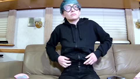 Snapshot of mymindbreaks2 chatting on January 6, 2025, 11:42 pm mymindbreaks online show from January 6, 2025, 11:42 pm