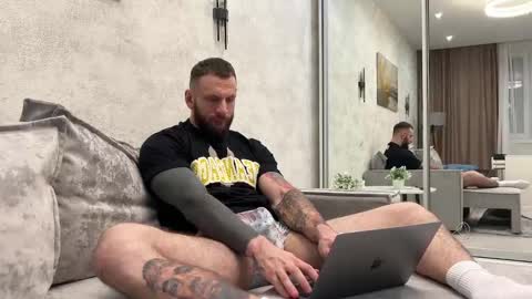 Snapshot of mynameismartin chatting on December 10, 2024, 6:49 pm mynameismartin online show from December 10, 2024, 6:49 pm