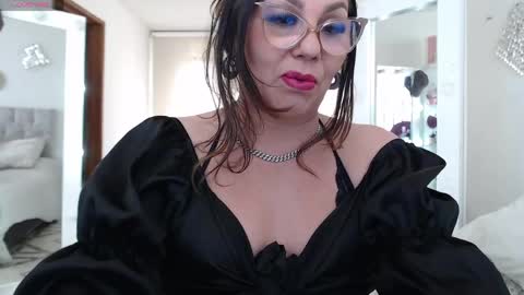 Snapshot of myrnasexxx chatting on May 14, 2026, 4:25 pm Myrna Sessions online show from May 14, 2026, 4:25 pm