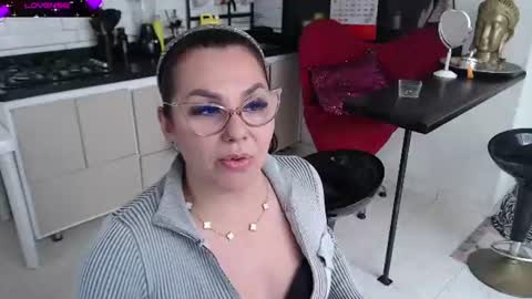 Snapshot of myrnasexxx chatting on June 26, 2026, 6:45 pm Myrna Sessions online show from June 26, 2026, 6:45 pm