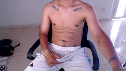 Snapshot of mysteryboy_thin16 chatting on April 2, 2026, 9:23 pm mysteryboy_thin16 online show from April 2, 2026, 9:23 pm