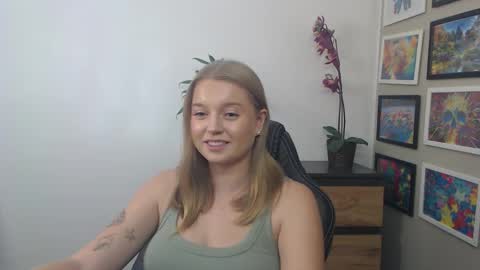 Erica online show from September 18, 2025, 10:06 am