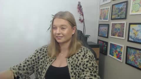 Erica online show from November 19, 2025, 11:32 am