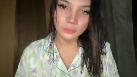 UR GIRL NEXTDOOR online show from January 13, 2026, 5:13 am