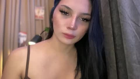 UR GIRL NEXTDOOR online show from April 28, 2026, 12:43 pm