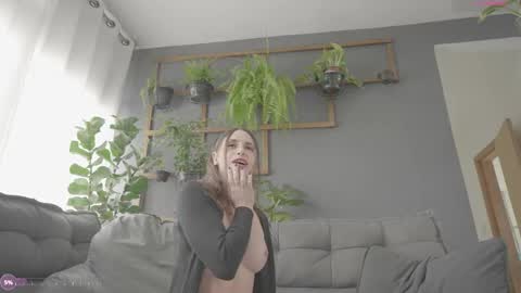 Snapshot of mystic_bunny chatting on October 18, 2025, 3:02 pm Mystic Bunny online show from October 18, 2025, 3:02 pm