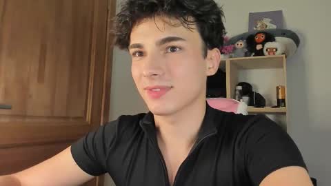 Evan Brown online show from October 13, 2025, 10:32 pm