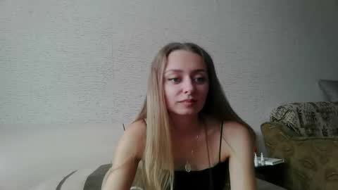 Snapshot of mysticglimmer chatting on October 14, 2025, 9:54 am Anika online show from October 14, 2025, 9:54 am