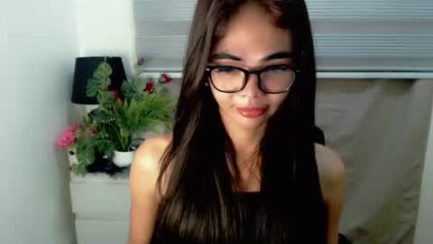 Snapshot of mysticofcum22 chatting on November 19, 2025, 4:45 am Krestine online show from November 19, 2025, 4:45 am