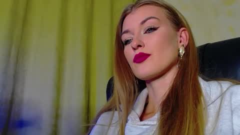 mysticvenus_ online show from November 27, 2025, 3:25 pm