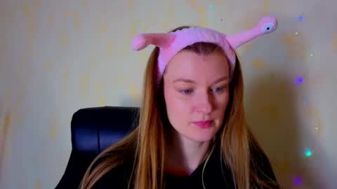 mysticvenus_ online show from April 7, 2026, 2:50 pm