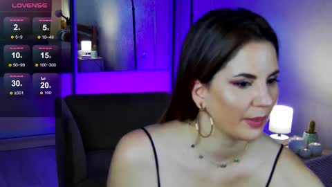 Snapshot of mystique_girl_ chatting on November 25, 2025, 6:30 pm Angeline online show from November 25, 2025, 6:30 pm