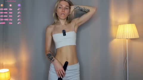 Snapshot of myviolet_rush chatting on July 5, 2026, 7:21 pm Olivia or just olive online show from July 5, 2026, 7:21 pm