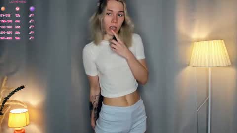 Snapshot of myviolet_rush chatting on July 7, 2026, 7:07 pm Olivia or just olive online show from July 7, 2026, 7:07 pm