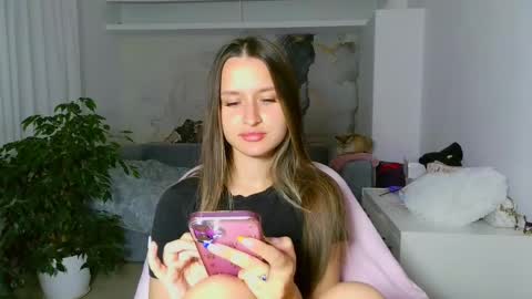 Eva online show from June 7, 2026, 7:39 pm