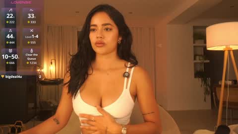 Nova online show from October 14, 2025, 6:42 pm