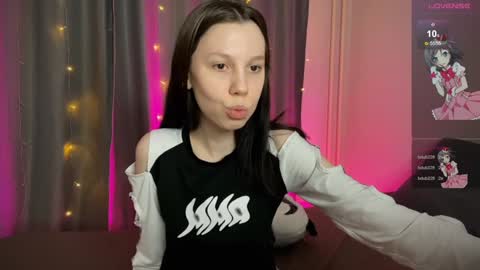 Snapshot of na_prikole_ chatting on January 19, 2025, 9:45 pm Vanessa and Julia online show from January 19, 2025, 9:45 pm