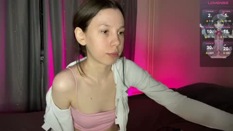 Snapshot of na_prikole_ chatting on January 23, 2025, 10:33 pm Vanessa and Julia online show from January 23, 2025, 10:33 pm