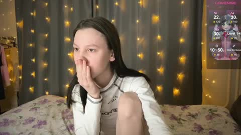 Snapshot of na_prikole_ chatting on February 10, 2025, 8:31 pm Vanessa and Julia online show from February 10, 2025, 8:31 pm