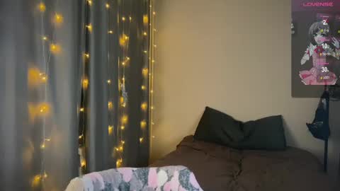 Snapshot of na_prikole_ chatting on February 21, 2025, 2:06 pm Vanessa and Julia online show from February 21, 2025, 2:06 pm