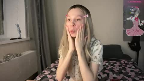 Snapshot of na_prikole_ chatting on February 26, 2025, 5:17 pm Vanessa and Julia online show from February 26, 2025, 5:17 pm