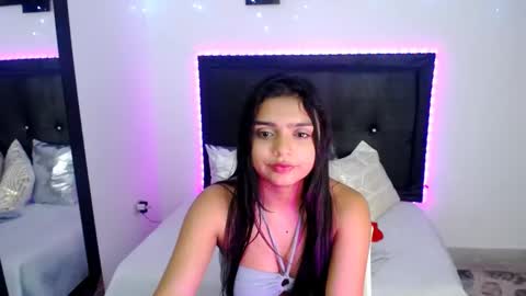 naahia__clark online show from December 2, 2024, 6:32 pm