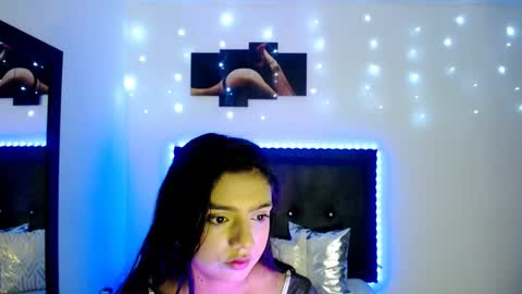naahia__clark online show from December 5, 2024, 12:22 pm