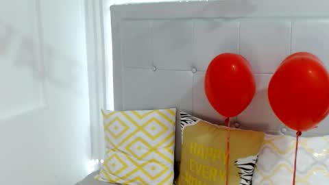 naahia__clark online show from February 14, 2025, 10:04 pm