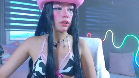 naaomi_cute online show from October 31, 2025, 10:33 pm