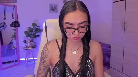 anny online show from December 1, 2024, 10:21 pm